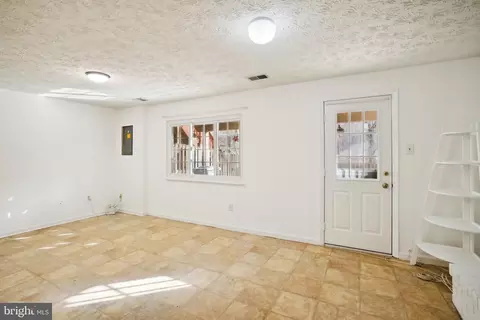 8915 Gutman Ct, Springfield, VA 22153 photo 19