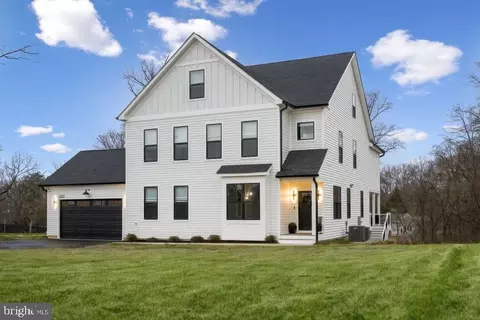4512 Burke Station Rd, Fairfax, VA 22032