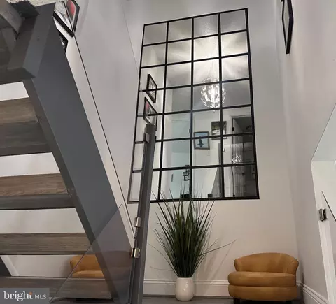 Entry Way - 8366 Fern Leaf Ct, Springfield, VA 22153 photo 2 of 3