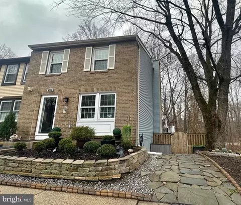 Exterior - 8366 Fern Leaf Ct, Springfield, VA 22153 photo 2 of 10