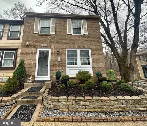 8366 Fern Leaf Ct, Springfield, VA 22153