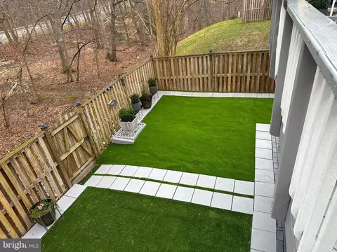Exterior - 8366 Fern Leaf Ct, Springfield, VA 22153 photo 9 of 10