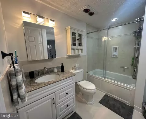 Bath - 8366 Fern Leaf Ct, Springfield, VA 22153 photo 1 of 3