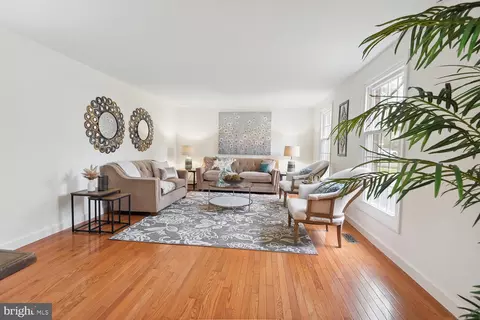 Living - 11231 Handlebar Rd, Reston, VA 20191 photo 2 of 5