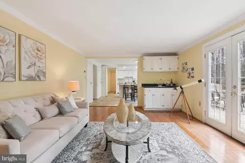 Living - 11231 Handlebar Rd, Reston, VA 20191 photo 3 of 5