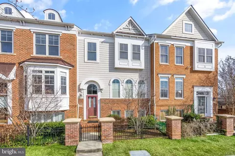 722 Van Buren St, Herndon, VA 20170