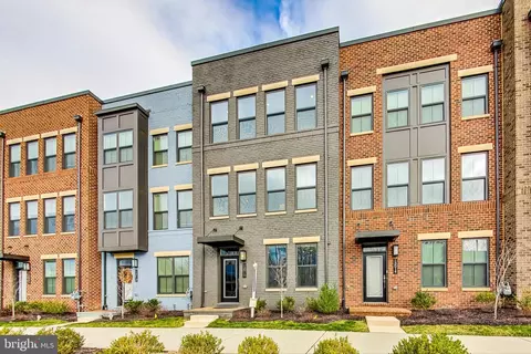 13012 Hattontown Sq, Herndon, VA 20171