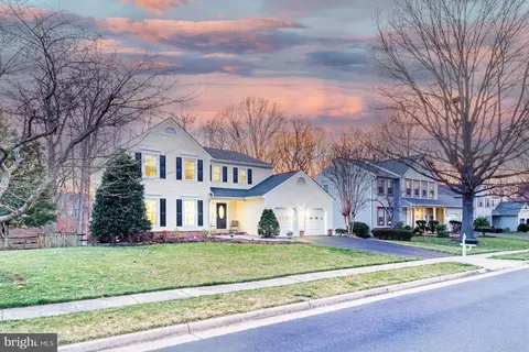 12021 Sugarland Valley Dr, Herndon, VA 20170