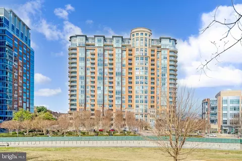 8220 Crestwood Heights Dr #519, Mclean, VA 22102