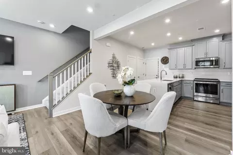 14248 Newbrook Dr, Chantilly, VA 20151