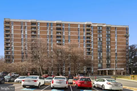 2300 Pimmit Dr #1216, Falls Church, VA 22043
