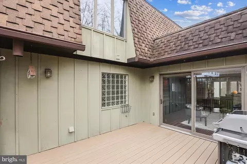 Exterior - 10703 Midsummer Dr, Reston, VA 20191 photo 6 of 18