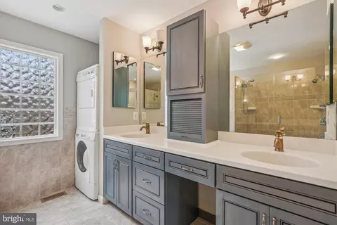 Bath - 10703 Midsummer Dr, Reston, VA 20191 photo 1 of 10