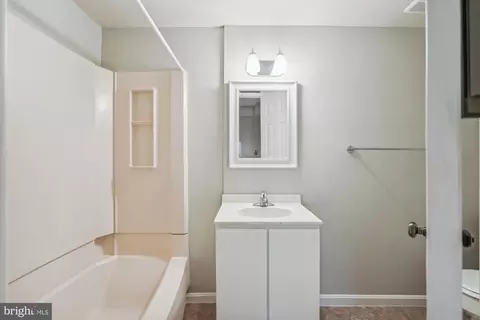 Bath - 10703 Midsummer Dr, Reston, VA 20191 photo 10 of 10