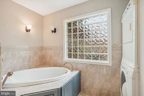 Bath - 10703 Midsummer Dr, Reston, VA 20191 photo 2 of 10