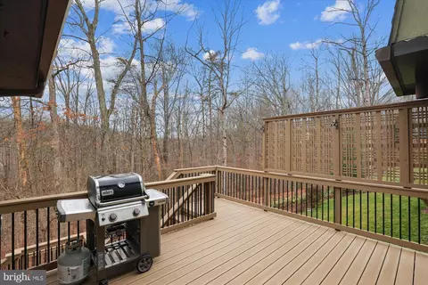Exterior - 10703 Midsummer Dr, Reston, VA 20191 photo 8 of 18