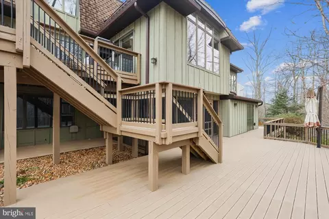 Exterior - 10703 Midsummer Dr, Reston, VA 20191 photo 10 of 18