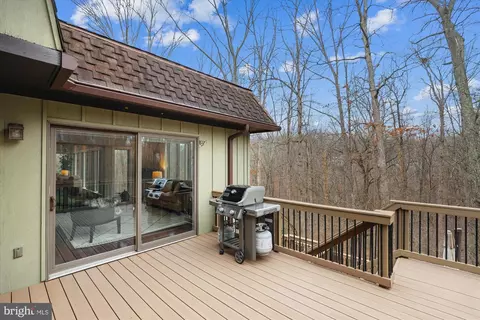 Exterior - 10703 Midsummer Dr, Reston, VA 20191 photo 9 of 18