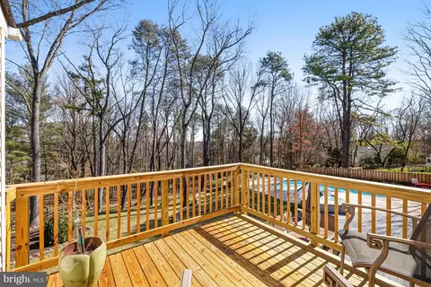 Exterior - 1807 Post Oak Trl, Reston, VA 20191 photo 8 of 23