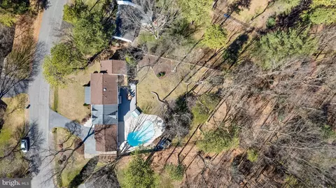 View/Area - 1807 Post Oak Trl, Reston, VA 20191 photo 6 of 7