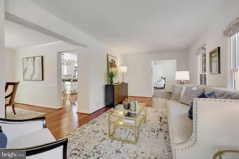 Living - 1807 Post Oak Trl, Reston, VA 20191 photo 3 of 10