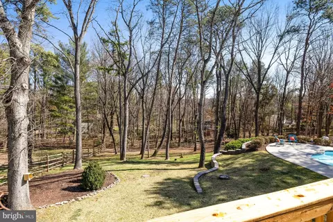View/Area - 1807 Post Oak Trl, Reston, VA 20191 photo 1 of 7