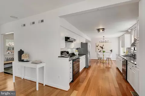 Kitchen - 1807 Post Oak Trl, Reston, VA 20191 photo 1 of 2