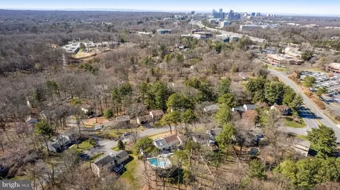 View/Area - 1807 Post Oak Trl, Reston, VA 20191 photo 7 of 7