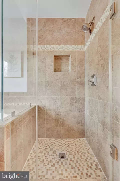 Bath - 1807 Post Oak Trl, Reston, VA 20191 photo 4 of 9
