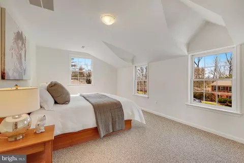 Bedroom - 1807 Post Oak Trl, Reston, VA 20191 photo 10 of 10