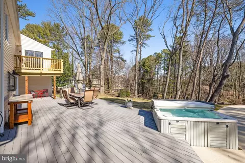 Exterior - 1807 Post Oak Trl, Reston, VA 20191 photo 13 of 23