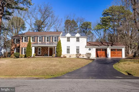 Exterior - 1807 Post Oak Trl, Reston, VA 20191 photo 3 of 23