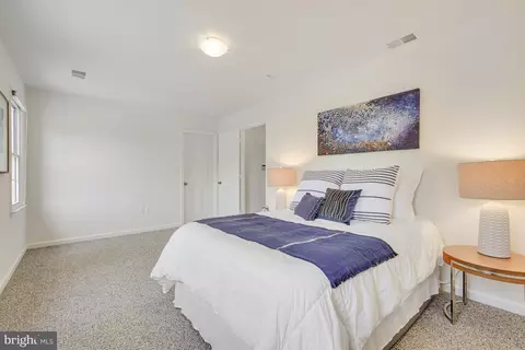 Bedroom - 1807 Post Oak Trl, Reston, VA 20191 photo 6 of 10