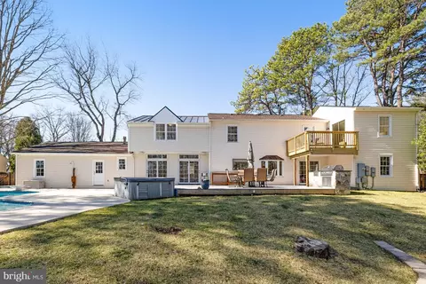 Exterior - 1807 Post Oak Trl, Reston, VA 20191 photo 19 of 23