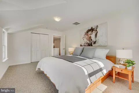 Bedroom - 1807 Post Oak Trl, Reston, VA 20191 photo 9 of 10