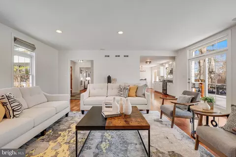 Living - 1807 Post Oak Trl, Reston, VA 20191 photo 7 of 10
