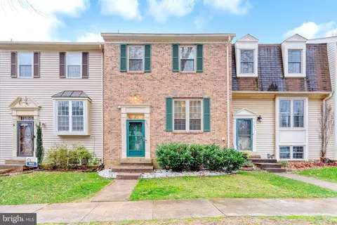 9871 Burke Pond Ct, Burke, VA 22015
