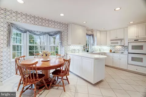 Dining - 1179 Foxhound Ct, Mclean, VA 22102 photo 3 of 4