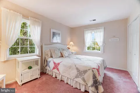Bedroom - 1179 Foxhound Ct, Mclean, VA 22102 photo 3 of 4