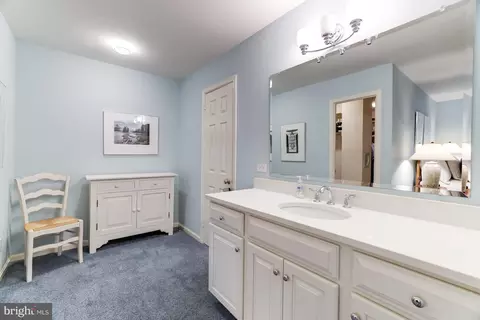Bath - 1179 Foxhound Ct, Mclean, VA 22102 photo 3 of 3
