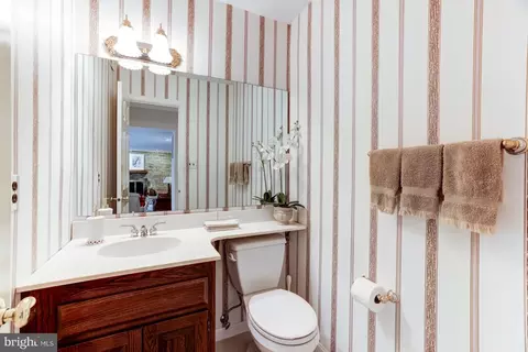 Bath - 1179 Foxhound Ct, Mclean, VA 22102 photo 1 of 3