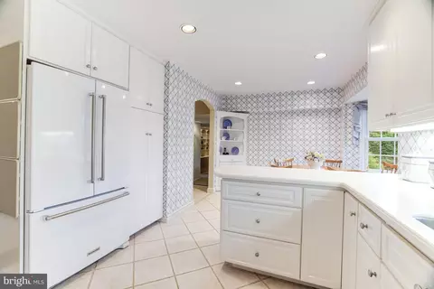 Kitchen - 1179 Foxhound Ct, Mclean, VA 22102 photo 2 of 2
