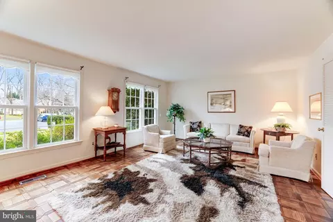 Living - 1179 Foxhound Ct, Mclean, VA 22102 photo 1 of 4