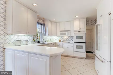 Kitchen - 1179 Foxhound Ct, Mclean, VA 22102 photo 1 of 2