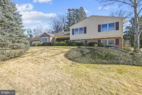 7203 Marine Dr, Alexandria, VA 22307