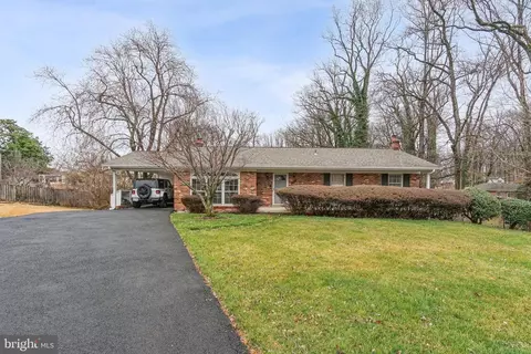 7048 Wardell St, Annandale, VA 22003