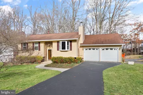 7265 Linden Tree Ln, Springfield, VA 22152