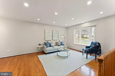 Living - 7265 Linden Tree Ln, Springfield, VA 22152 photo 1 of 6