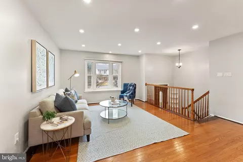 Living - 7265 Linden Tree Ln, Springfield, VA 22152 photo 2 of 6