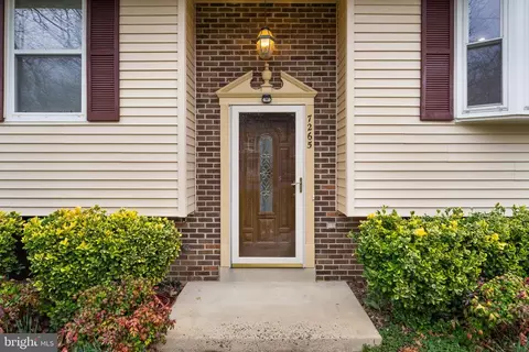 Exterior - 7265 Linden Tree Ln, Springfield, VA 22152 photo 7 of 17